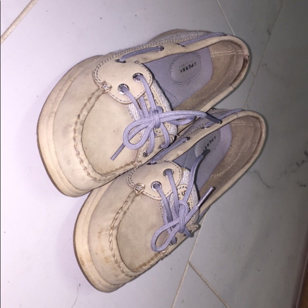 Super comfortable, trendy, minimally worn.